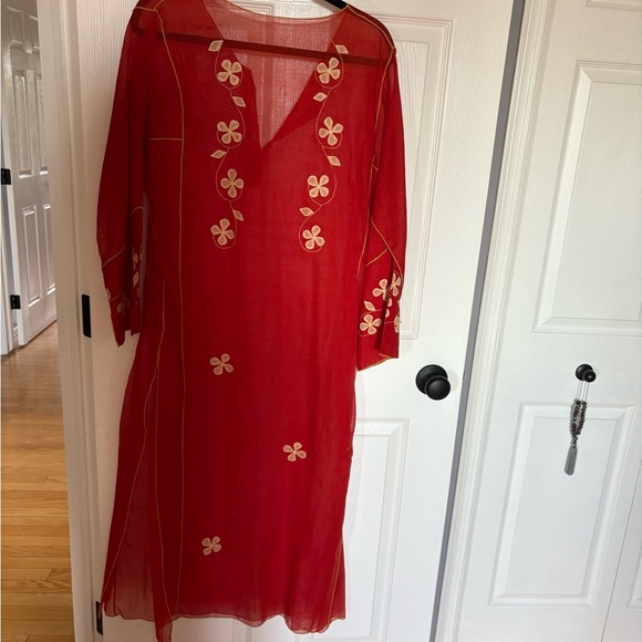 Elegant Red Floral Embroidered Long Sleeve Dress - Picture 4 of 12